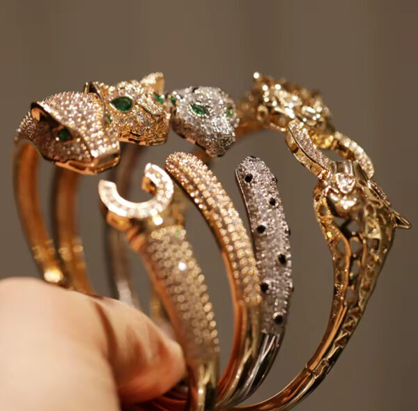 Diamond Round Necklace