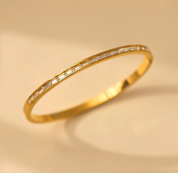 Diamonds Cluster Ring