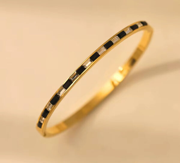 Diamonds Cluster Ring